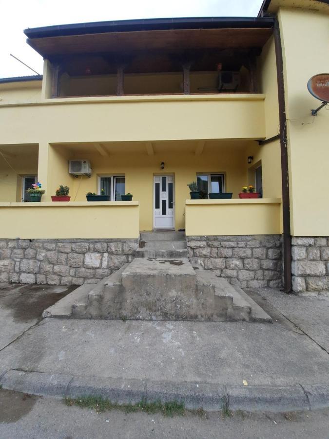 Apartments Mila Cetinje Kültér fotó